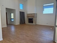 Building Photo - 107 Lake Hills Dr S