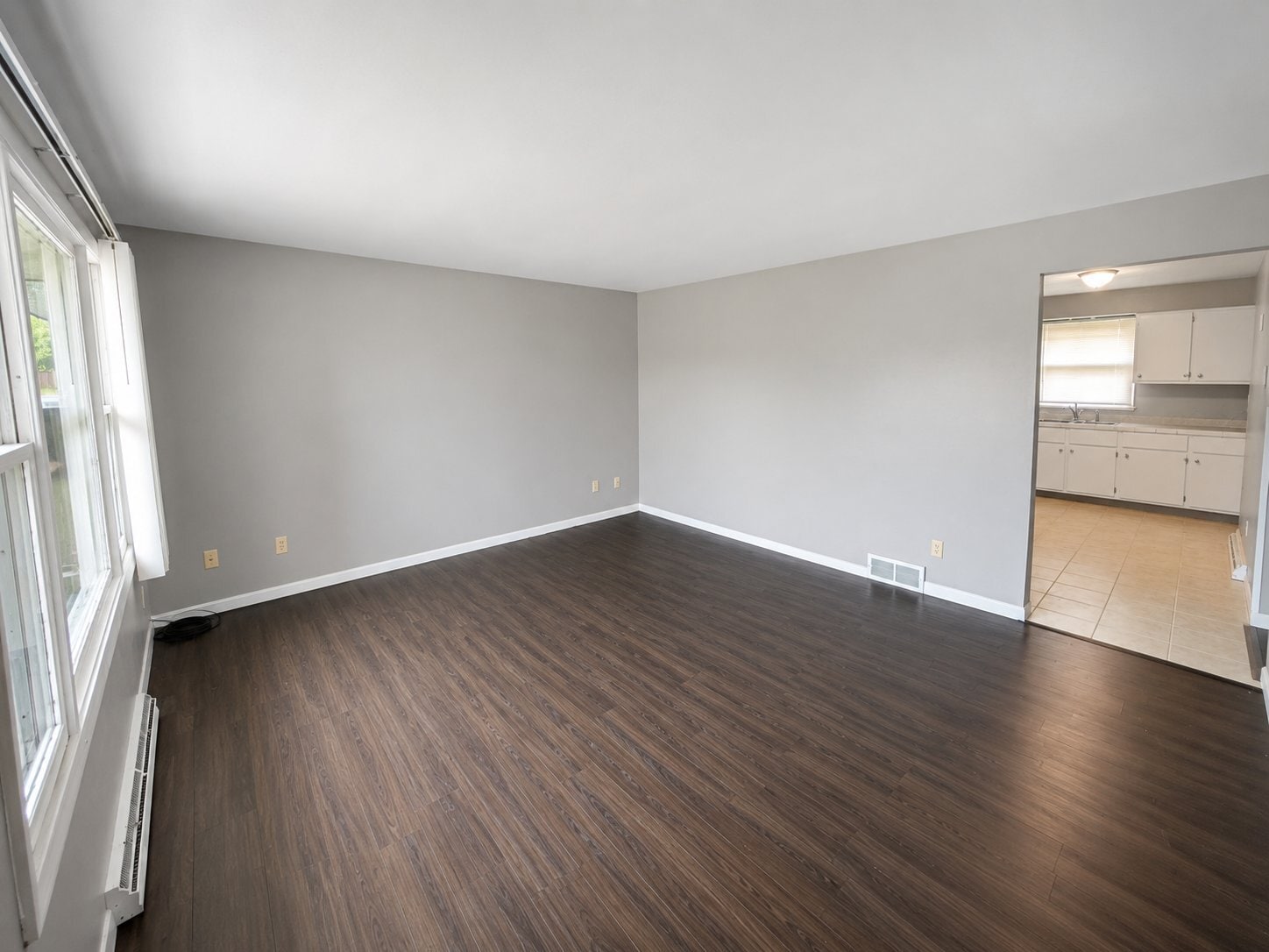 Building Photo - 302 Meadow Ln
