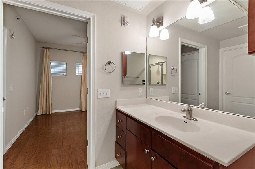 Building Photo - 2505 San Gabriel