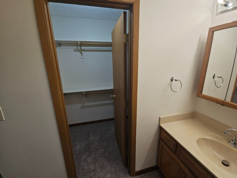 Building Photo - 1555 Vista Ridge Dr