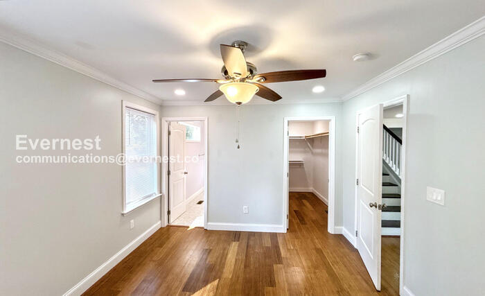 Building Photo - 217 N Sweetbriar Ave