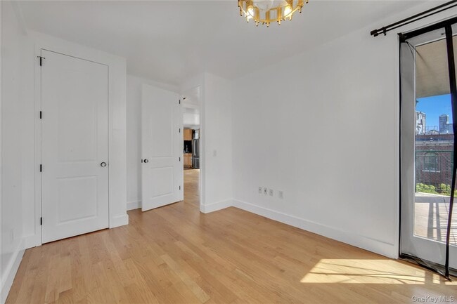 Building Photo - 2155 Daly Ave