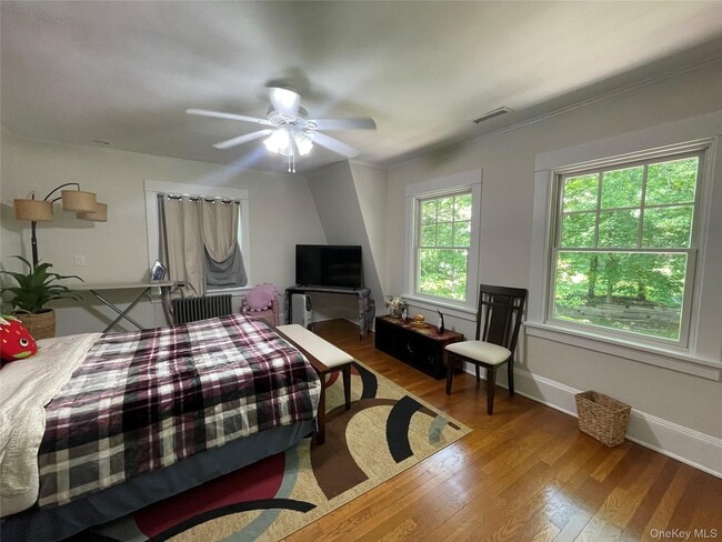 Building Photo - 38 Gedney Park Dr