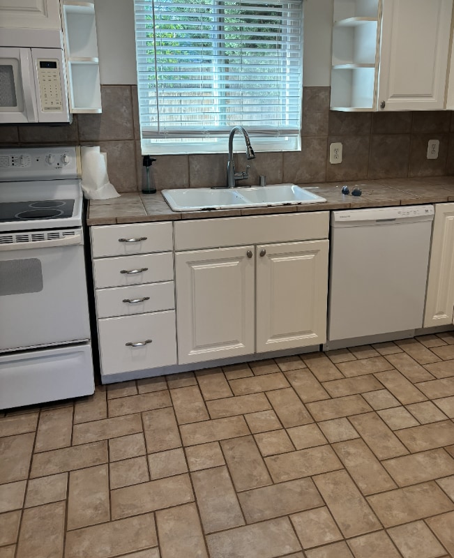 Building Photo - 425 Lincoln Ave