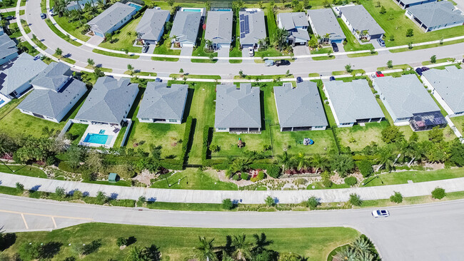Building Photo - 11821 SW Lyra Dr.