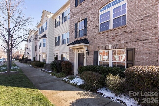 Building Photo - 9921 Kings Parade Blvd