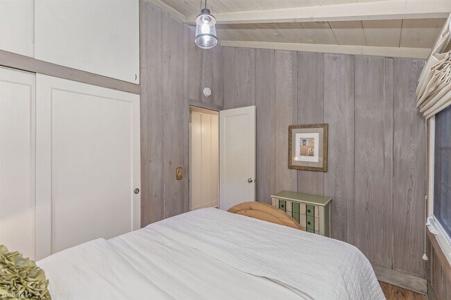 Building Photo - 3 br, 2.5 bath House - 3875 The Hideout