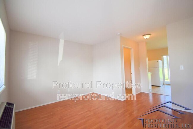 Building Photo - 736 NE 94th Ave