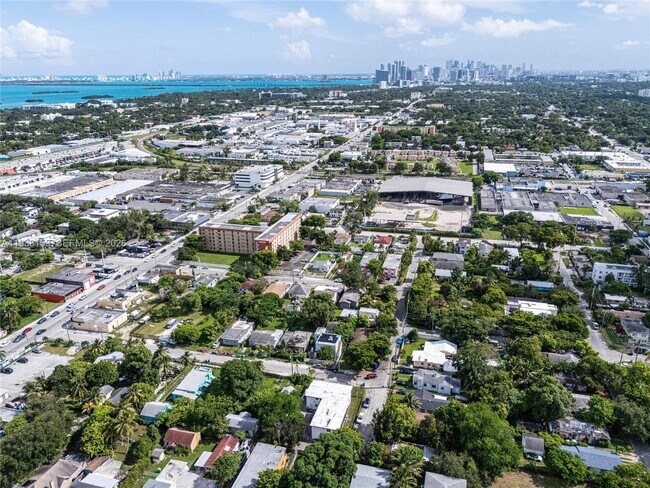 Building Photo - 131 NE 77th St