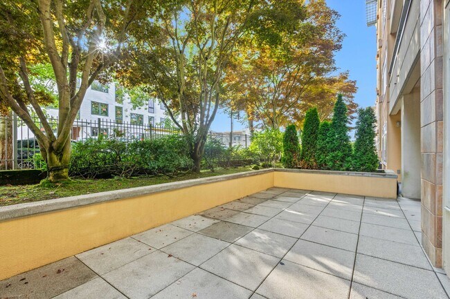 Building Photo - 1Bd/1Ba Kirkland Condo