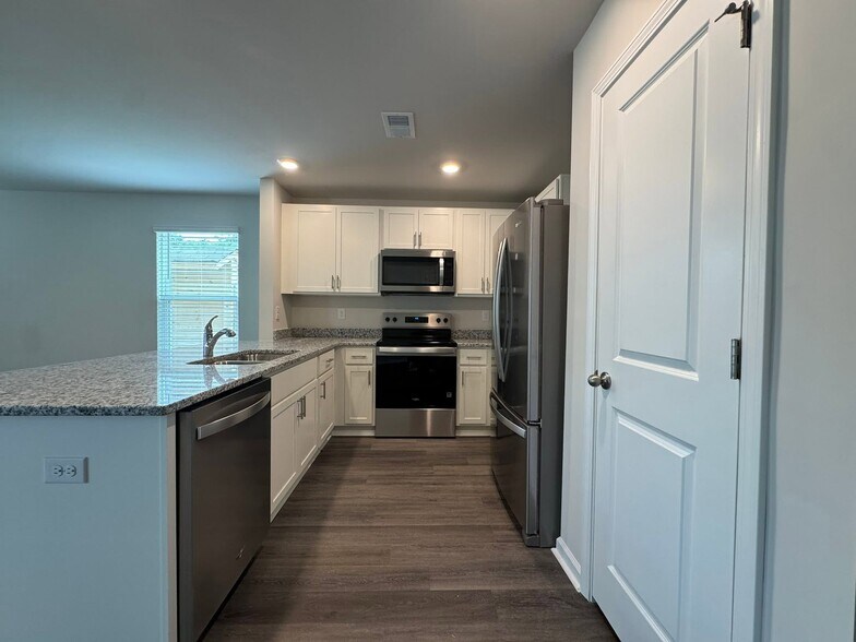 Building Photo - 128 Harvest Gold Dr