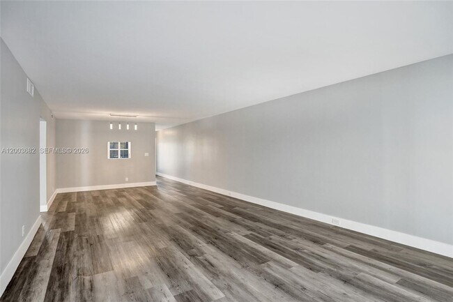 Building Photo - 3001 Portofino Isle