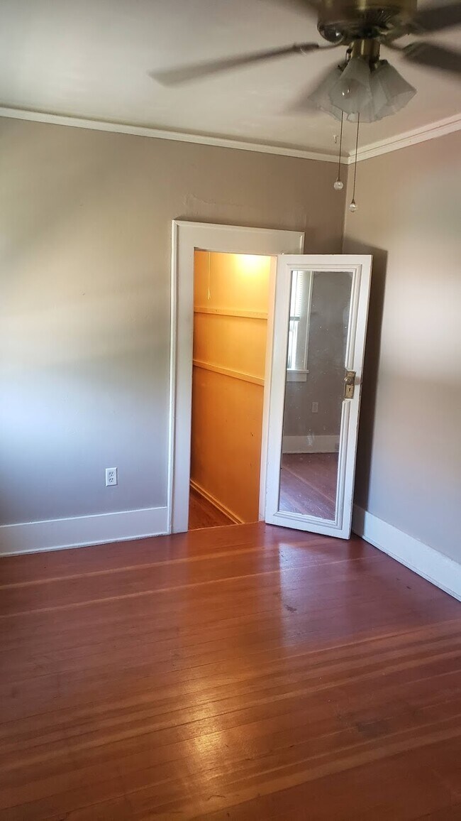 Building Photo - 803 E Flint St