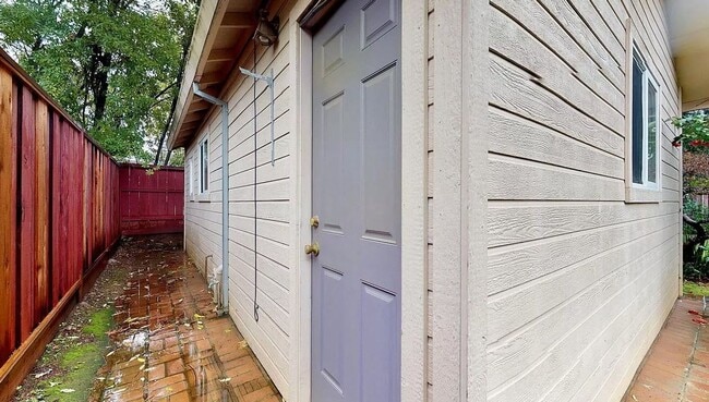 Building Photo - 24 Coronado Ave