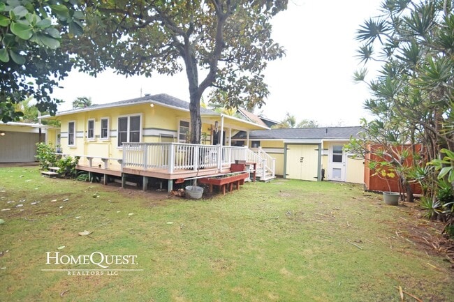Building Photo - Live in Kailua Town!  Pet Friendly 3/2 wit...