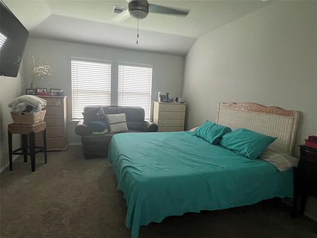 Building Photo - 20363 Green Mountain Dr