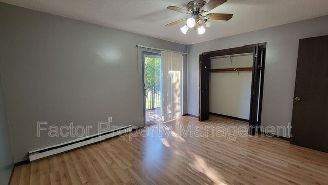 Building Photo - 418 Allan Ave