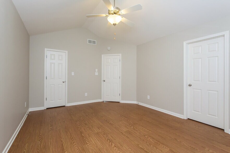 Building Photo - 170 Ripple Creek Dr SW