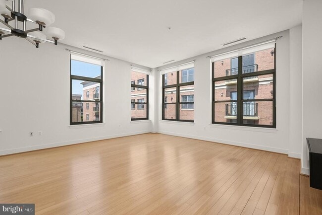 Building Photo - 2425 L St NW