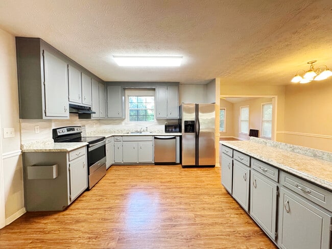 Building Photo - 2945 Sawgrass Trail SW