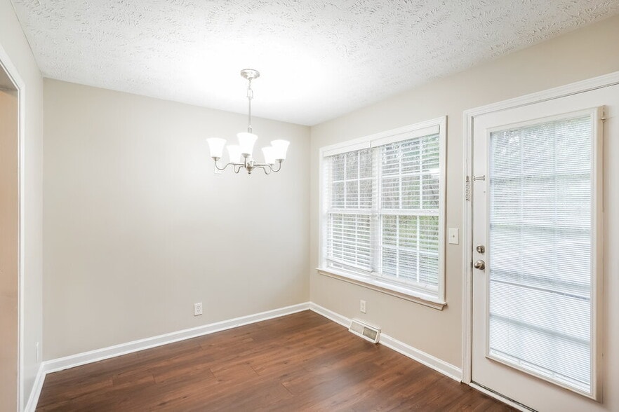 Building Photo - 208 Painter Dr