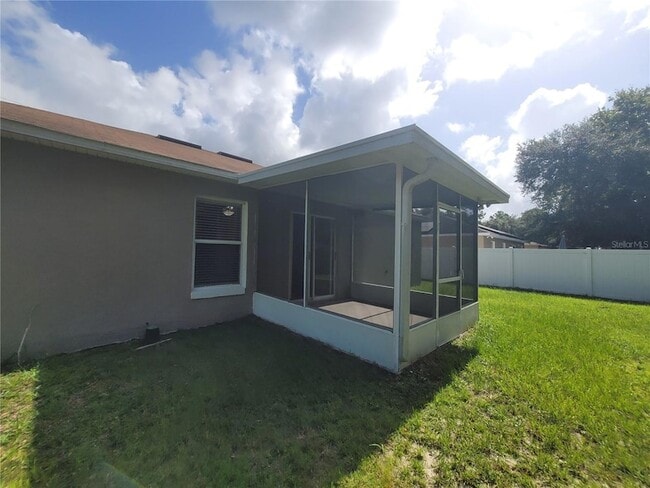 Building Photo - 723 Bobolink Ct
