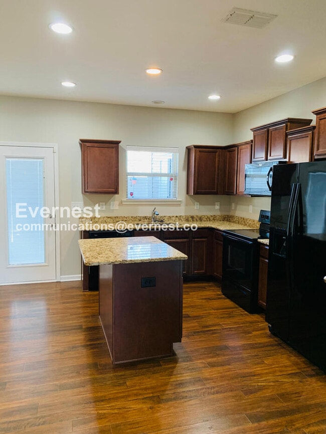 Building Photo - 4159 Saddlecreek Wy