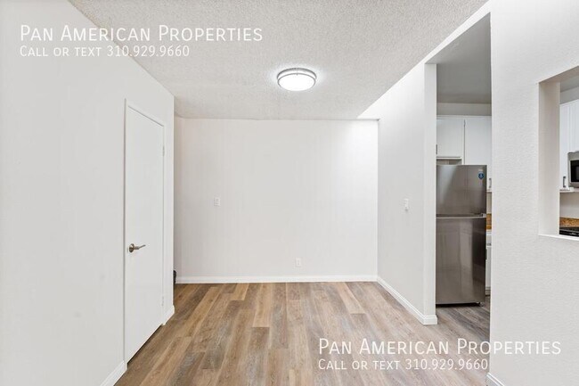 Building Photo - 10380 Almayo Ave