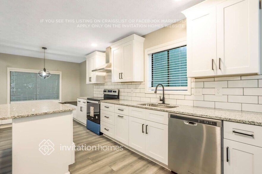 Building Photo - 799 Lost Creek Cir