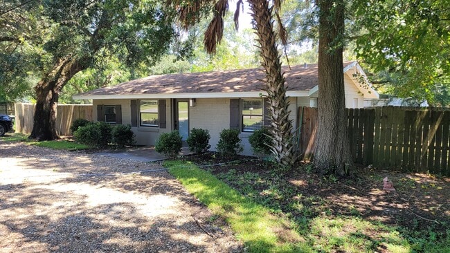 Building Photo - 12 Concordia Blvd