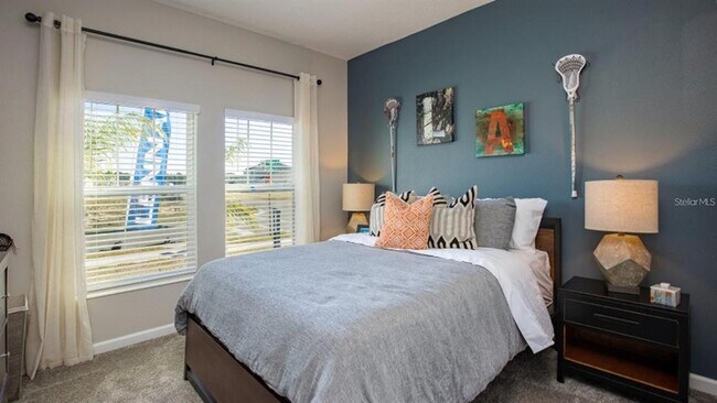 Building Photo - 643 Grove St