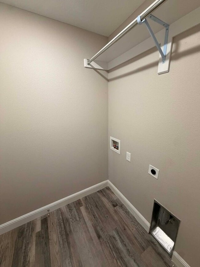 Building Photo - New build, 3 bed/2 bath, stainless steel appliances, two car garage, fenced in back yard!!!!