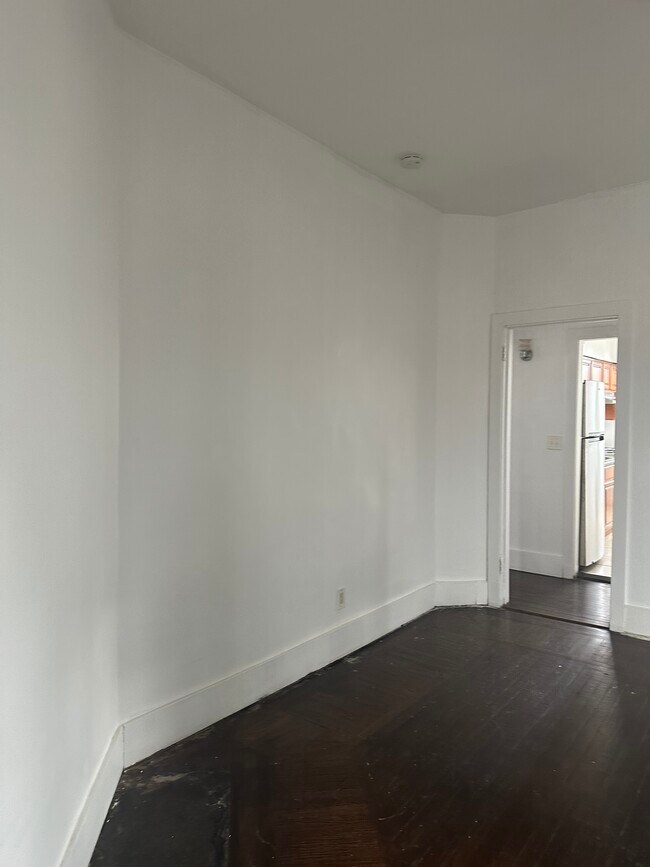 Building Photo - 14 Fairview Pl
