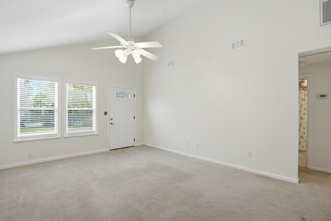 Building Photo - Prime Coastal Location Long Term Rental!