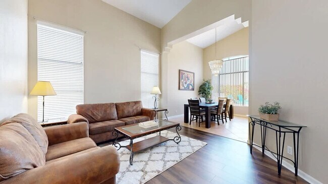 Building Photo - 853 N Blackstone Ct