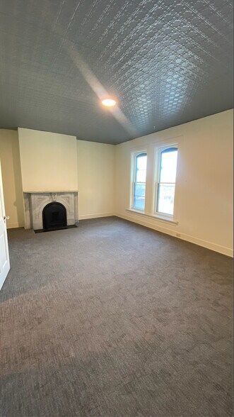 Bedroom - 1708 N Farwell Ave