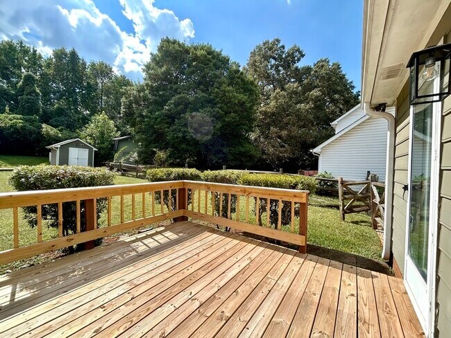 Building Photo - 1311 Hathshire Dr