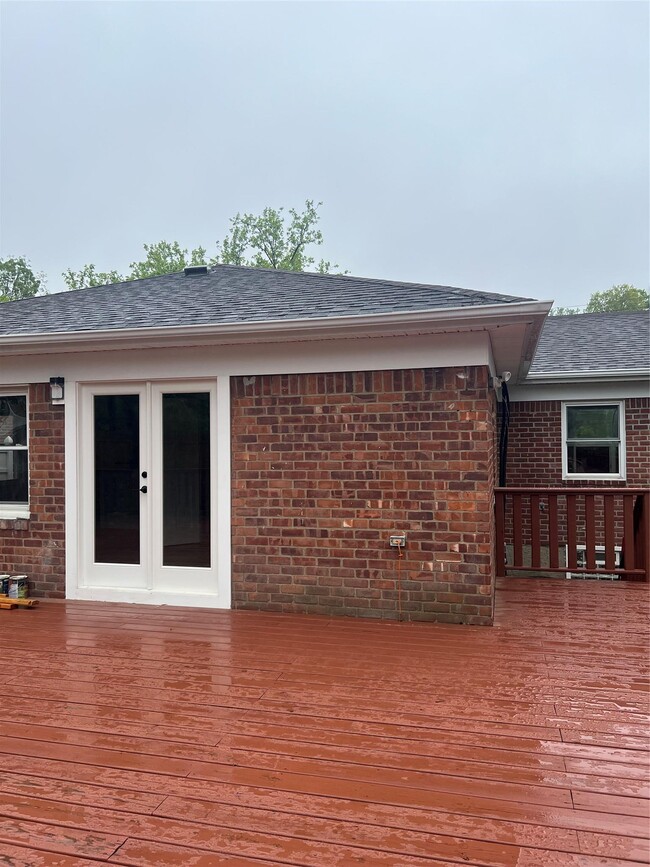 Building Photo - 48-23 Little Neck Pkwy