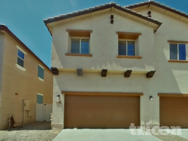 Building Photo - 12532 W Hummingbird Terrace
