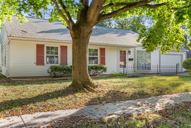 Primary Photo - Wood St