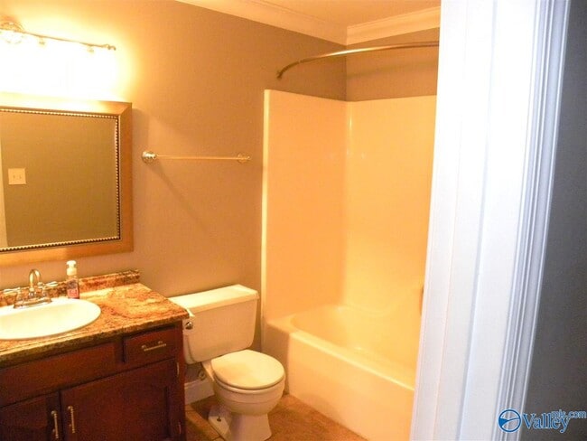 Building Photo - 309 Glenwood Dr