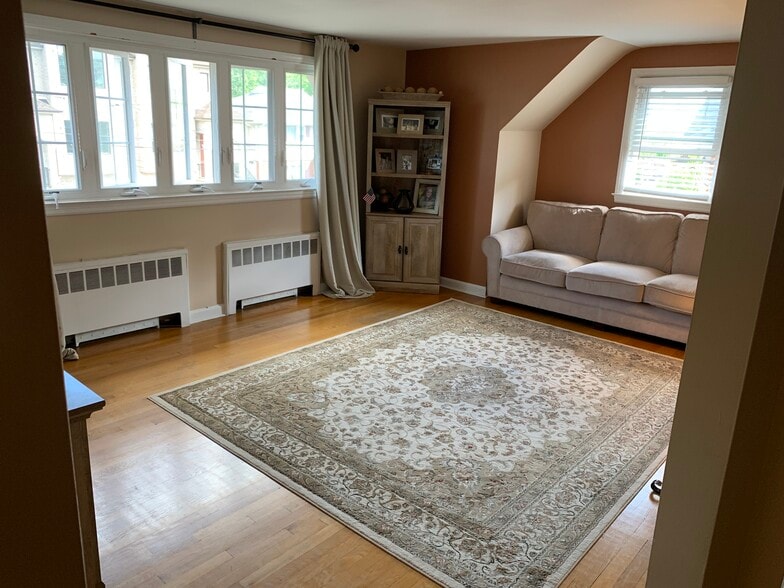 Living Room - 531 4th St