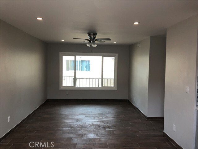 Building Photo - 1108 W 110th St