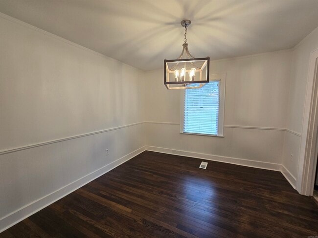 Building Photo - 3117 N Cypress St