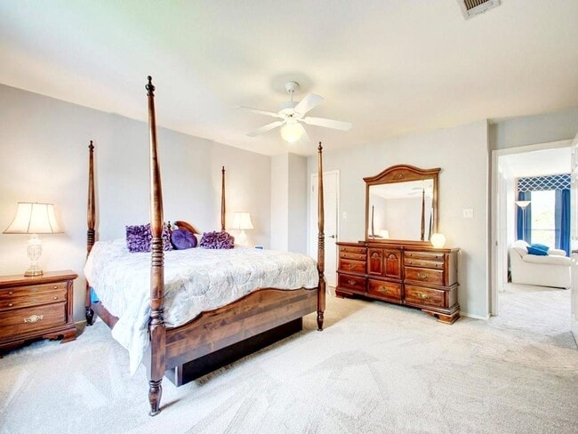 Building Photo - 1002 Acanthus St