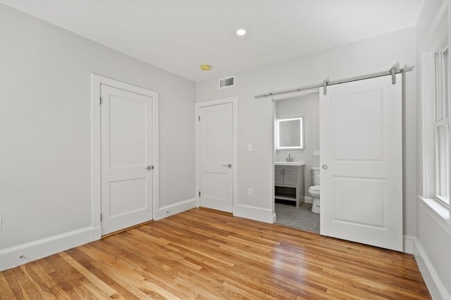 Building Photo - 580 Ashmont St