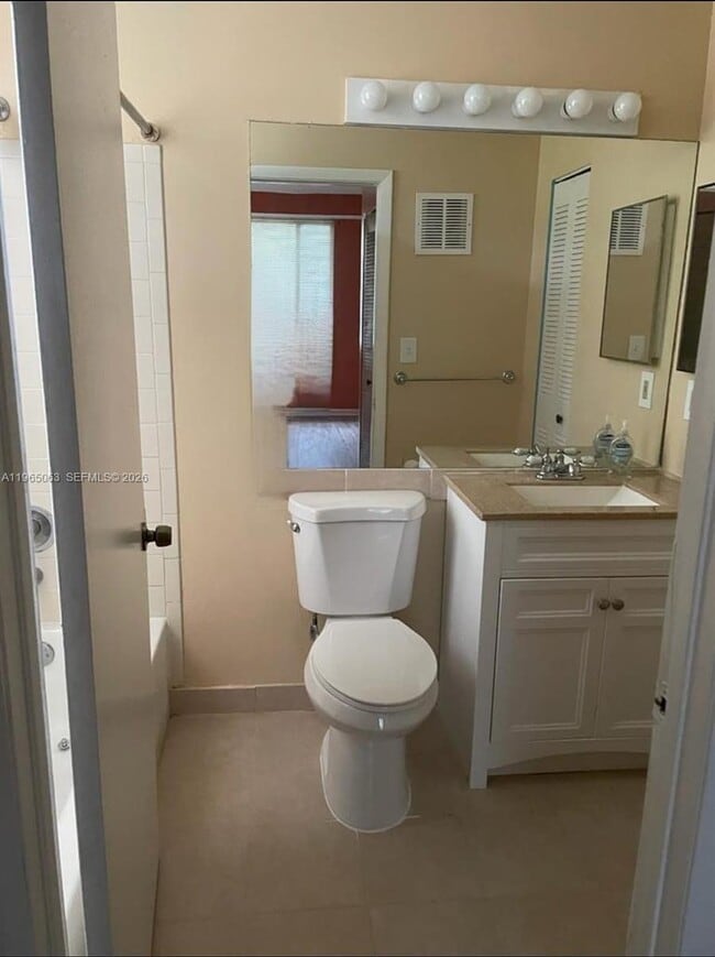 Building Photo - 651 Lyons Rd