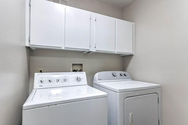 Building Photo - Newly RENOVATED Two Bedroom, 2 Bathroom Condo
