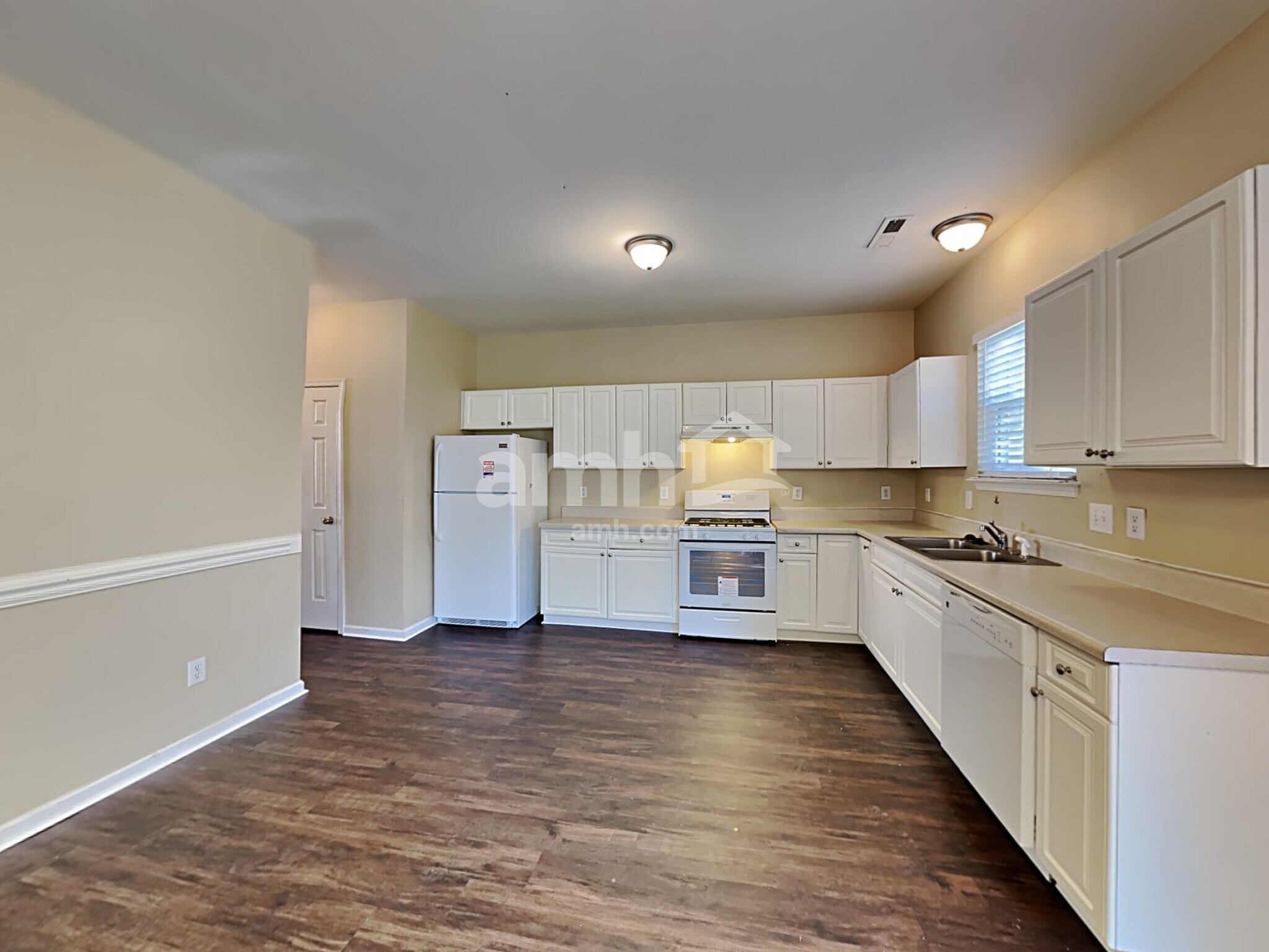 Building Photo - 7036 Spanglers Spring Way