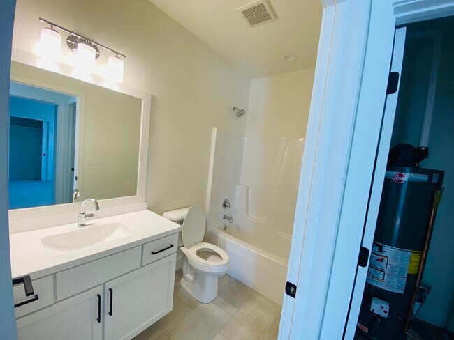 Building Photo - 4216 CYPRESS Pl
